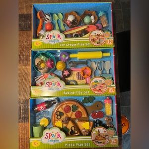 Spark Imagine Pretend food to make proper play meals, Lot of (3)